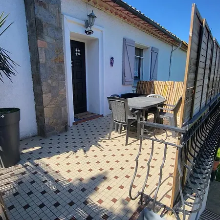 Bel Appartement Vinassan Exterior photo