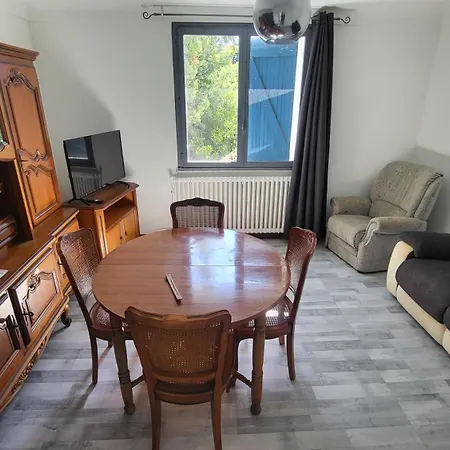 Bel Appartement Vinassan Exterior photo